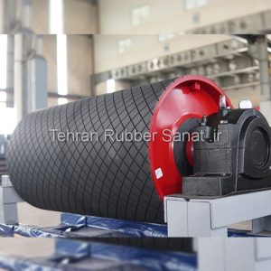 غلطک ابتدای نوار نقاله روکش لاستیک شیار لوزی قطر 110 میلیمتر